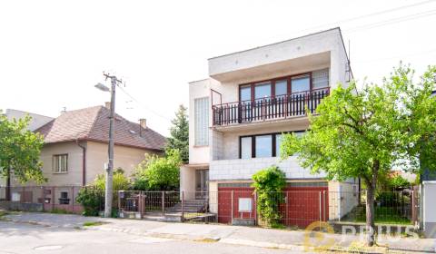 REZERVOVANÉ - DVOJGENERAČNÝ RD S DVOMA BYTOVÝMI JEDNOTKAMI