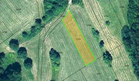 Na predaj pozemok o výmere 900 m2 v obci Ostrý Grúň