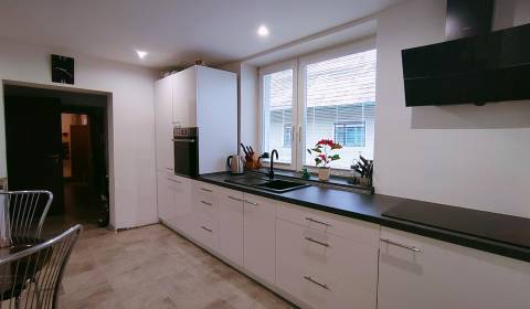 Kompletné zrekonštruovaný rodinný dom Horná Breznica.