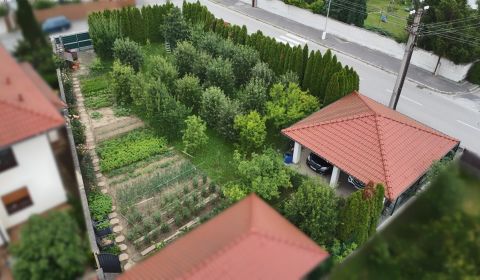 STAVEBNÝ POZEMOK S POVOLENÍM – ZAČNITE STAVAŤ OKAMŽITE Piešťany, 575m2