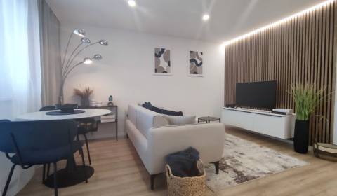 REZERVOVANÉ - luxusný 3-izbový byt na ulici Ľ.Podjavorinskej v Trnave