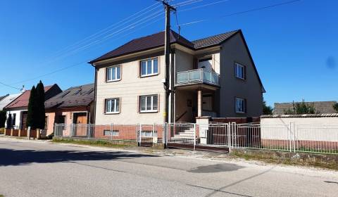 2-podlažný rodinný dom 320 m2 s pozemkom 1518 m2 - Bzince p. Javorinou