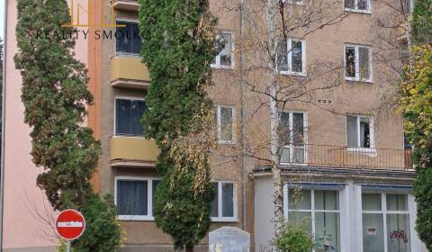 Predaj 3-izbového bytu v centre mesta Humenné.