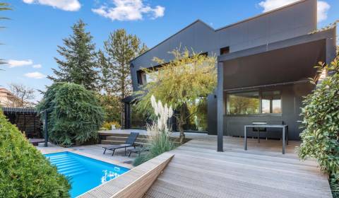 Predaj extravagantná 7 izbová moderná vila s bazénom, Pezinok
