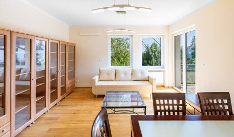 Výnimočný 3i byt 85m2, s balkónom a výhľadom na hrad