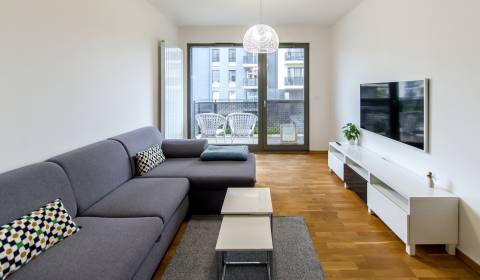 Krásny 3i byt 64 m2, s balkónom a parkovaním, CUBICON GARDENS 