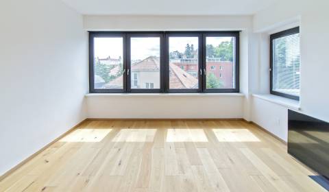 Výnimočný 4i byt 106m2 vo vile, terasa 35m2, krb, výhľad na hrad