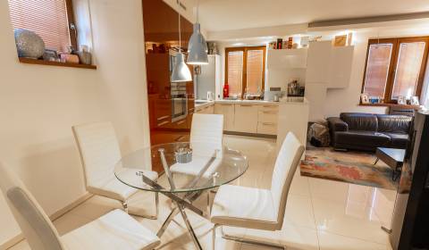 Na krásny predaj 3-izbový rodinný dom, 249 m², Vajnory