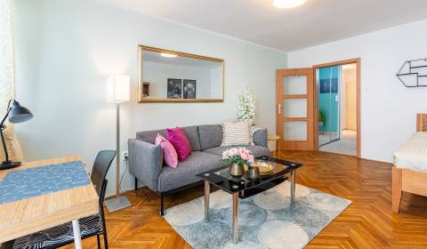 Svetlý 1i byt 40m2, s balkónom, v úžasnej lokalite v centre mesta