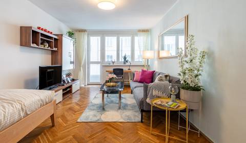 Svetlý 1i byt 40m2, s balkónom, v úžasnej lokalite v centre mesta 