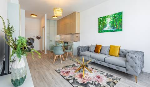 Dizajnový 2i byt 49 m2, s A/C, balkónom a parkovaním, KESSELBAUER