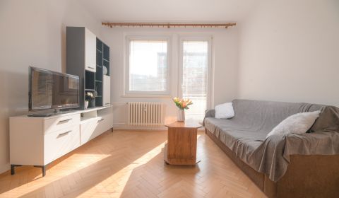 Rezervované - 1-izbový byt s balkónom, Soblahovská ul.
