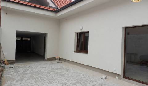 Na prenájom bytová jednotka 4+1 Trnava, Jeruzalemská