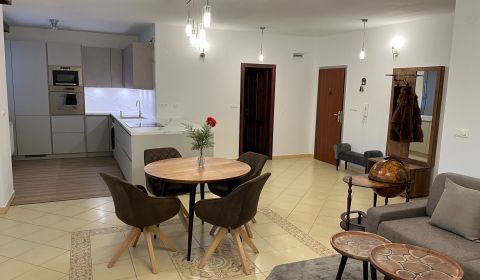 Prenájom veľký 3 izbový byt, Šustekova ulica, Bratislava V. Petržalka