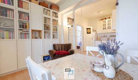 Výborná poloha, 2,5-izbový byt, 55 m², Na Hrebienku, Bratislava.