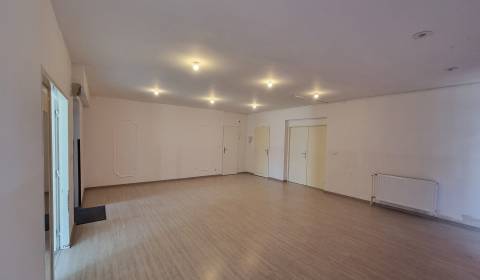 Polyfunkčný priestor na podnikanie alebo bývanie v Komárne