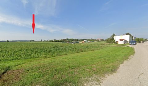 Rekreačný slnečný pozemok 2795m2 v lukratívnej časti Topoľčian-predaj