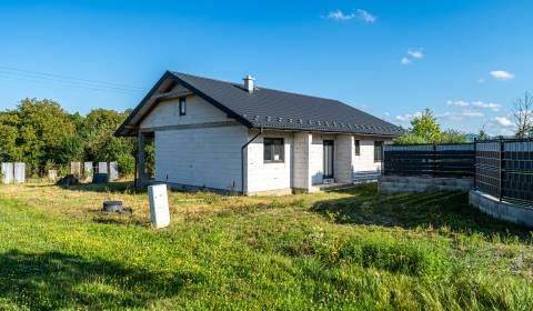 Moderný 4-izbový bungalov s terasou, Čakanovce, Košice-okolie, 7-árov