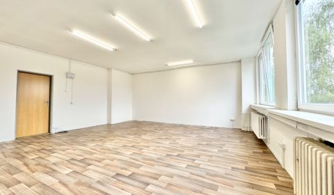 Ponúkame na prenájom kanceláriu 36 m2 - ul. Vysokoškolákov Žilina