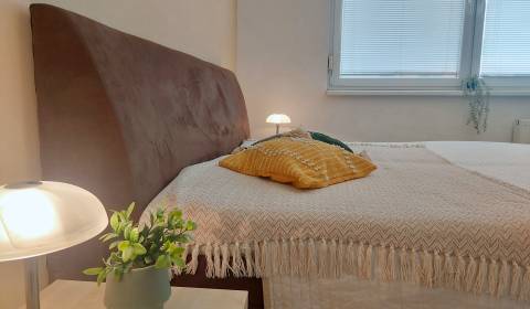 3izb. 79m2 s balkónom, samostatná kuchyňa, úžasná rekonštrukcia, SC