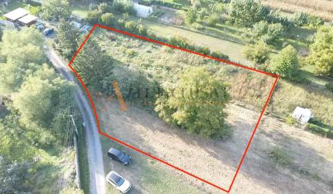 NA PREDAJ – STAVEBNÝ POZEMOK VO VÝBORNEJ LOKALITE, 130