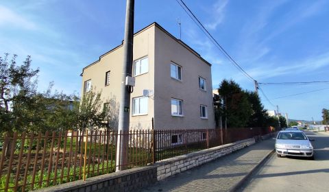  RODINNÝ DOM, 3 PODLAŽNÝ, POZEMOK 521m2, PODOLÍNEC; 
