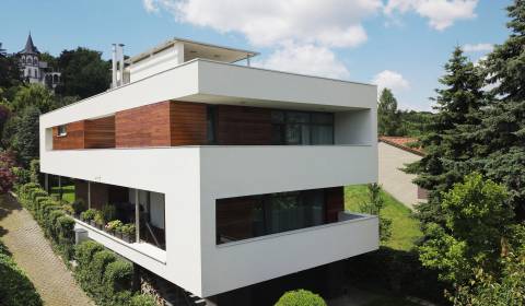 PREDANÉ Moderná 6i vila, 413 m2, pozemok 748 m2, dvojgaráž