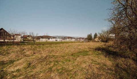PREDAJ: Pozemok pre výstavbu rodinného domu, 885 m2, Veľká Lúka, okres