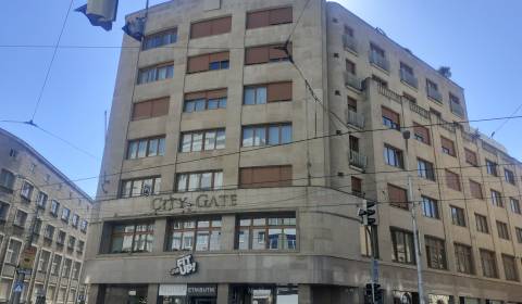 CENTRUM - CITY GATE : 3 izb. byt s lodžiou a 2 kúpeľňami