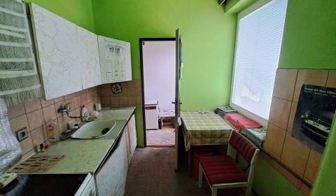 PREDANÉ : 3i byt s balkónom, 75 m2 +garáž - Liptovská Osada