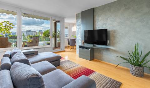 PREDANÉ Slnečný 4i byt 113,3 m2, 2x kúpeľňa, 2 x parking BORIA