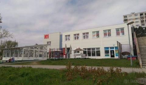 Prenájom: 101 m2, prízemie: služby, obchod s výkladom, K1 - Sásová