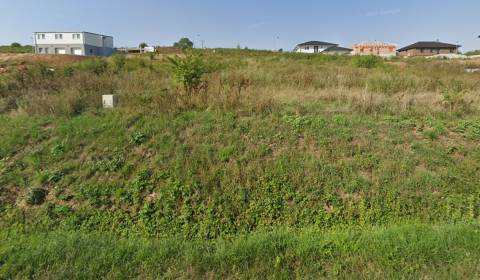 PARTIZÁNSKE - Stavebný pozemok 880m² - časť Malé Bielice