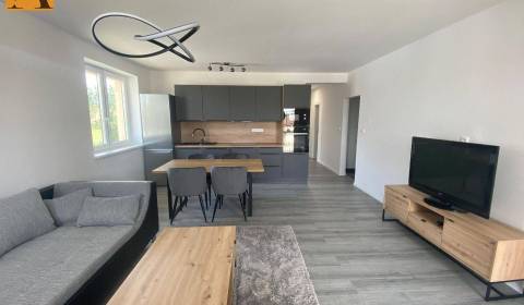 NA PRENÁJOM ZARIADENÝ 3 IZBOVÝ BYT S LOGGIOU, TRSTENÁ 