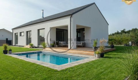 SKOLAUDOVANÉ! Štýlový 4i dom – ŠTANDARD v cene!