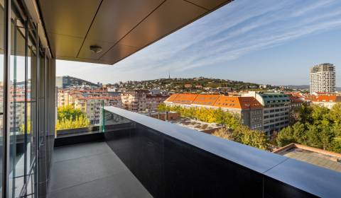 Exkluzívny 3i byt 115 m2,výhľad, šatníky, parking, FIVE STAR RESIDENCE