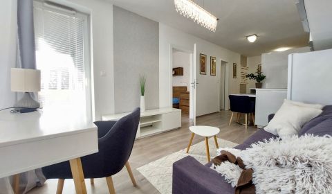 2-izb.,41m2,elegantný, zariadený, loggia, parking v garáži