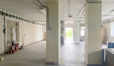 Komerčná budova - Ilava - centrum mesta