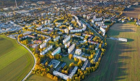 HĽADÁM: 2 izbový byt s balkónom, 65 m2, do 115.000,- €, MT