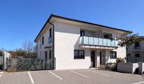 Moderný 3-izbový byt v rodinnom dome v Šamoríne