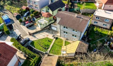 Dvojpodlažný rodinný dom v obci Banka pri Piešťanoch