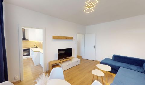 (52 m²) 2i BYT NA SÍDLISKU MIER