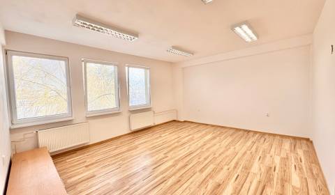 Na prenájom kancelársky priestor 29 m2 v priemyselnej zóne v Žiline  