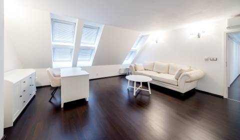 Pekný, moderný 3i byt 125 m2, klimatizácia, dve kúpeľne,v centre mesta