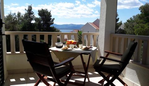 ☀Brač(HR)-Kompletne zariadený 2 izbový apartmán s výhľadom