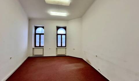 Prenájom kancelárií Šafárikovo námestie, 51 m2  