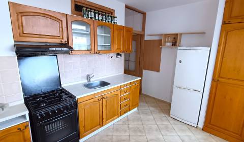 * PRENAJATÝ* PRENÁJOM 1,5 izb byt s loggiou POPRAD 