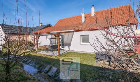 Rodinný dom s pozemkom len 30 minút od Bratislavy