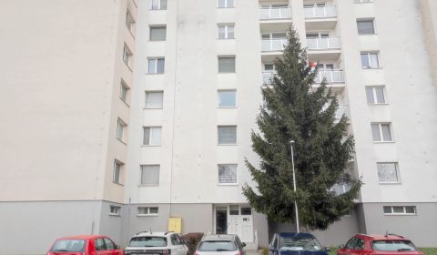 Veľký 4-izbový byt, 90m2, Piešťany