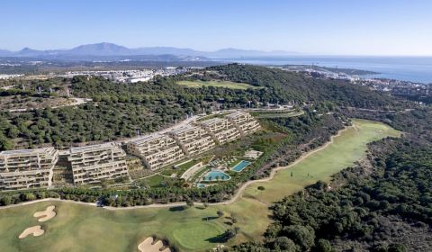 Predaj apartmánov v Španielsku s výhľadom na more, na golfové ihrisko